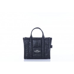 THE MEDIUM TOTE