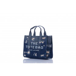 THE MEDIUM TOTE